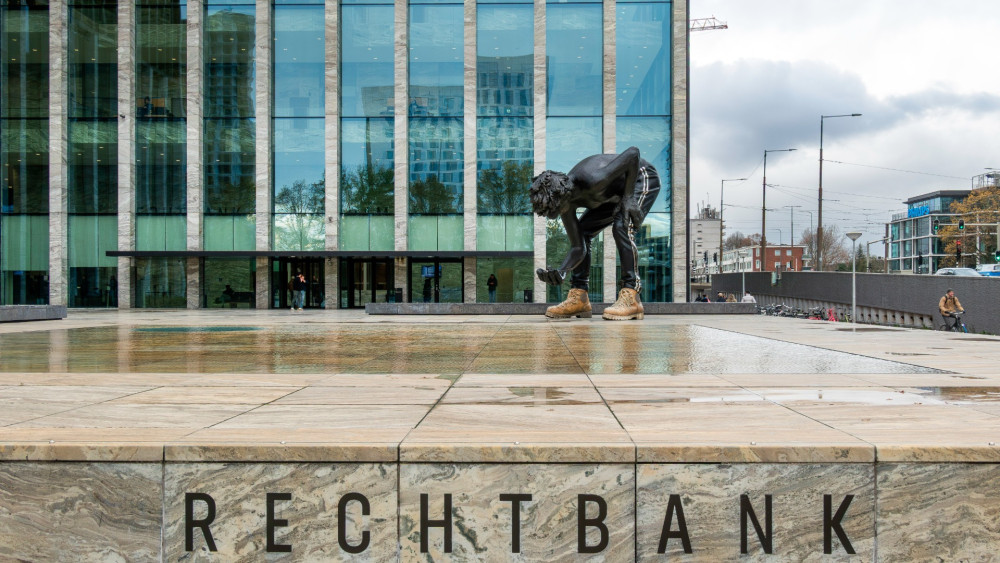 OM eist 30 maanden cel tegen man die tientallen bankrekeningen opende met deepfakes