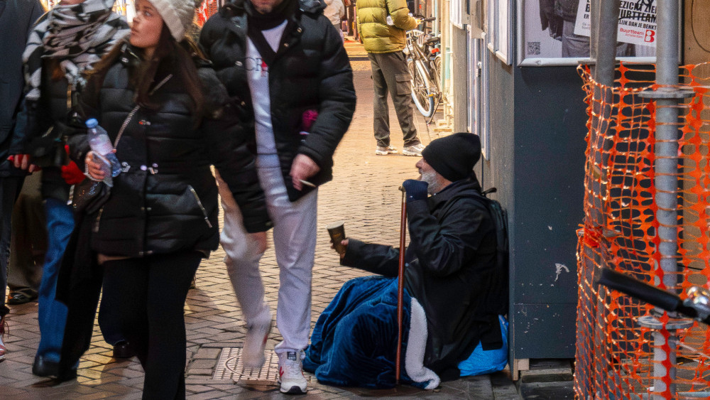 Bedelverbod uitgebreid; niet meer toegestaan op onder meer Westerstraat en Javastraat