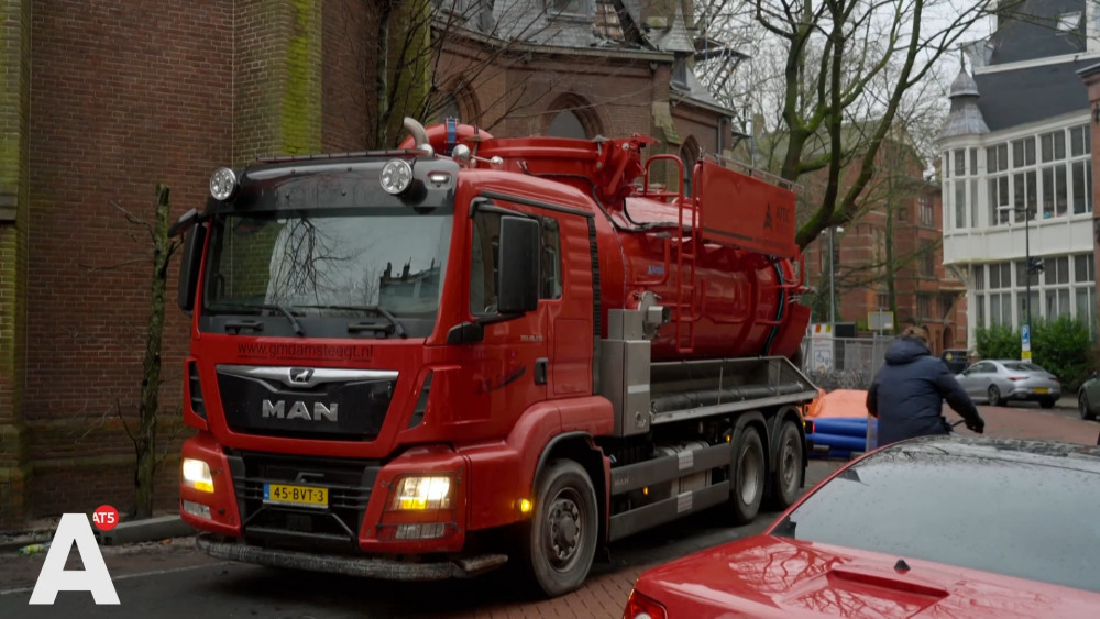 Major setback after 400,000 liters of firefighting water flood burnt Vondelkerk