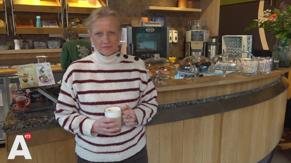 Een koffietje met Grethe van Geffen (Namens Amsterdammers): "Mensen voelen zich in de steek gelaten"