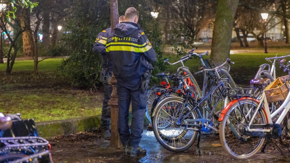 Man schiet in de lucht bij ruzie op Frederiksplein, twee aanhoudingen