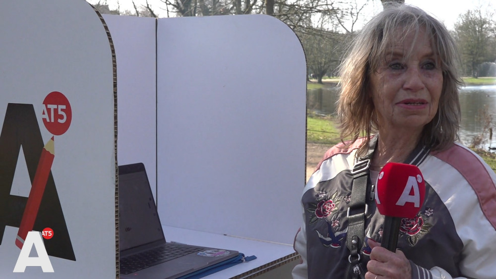 Amsterdam residents fill out Voting Compass: "Denk? I completely disagree"