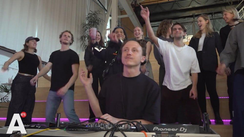 Volt begint de dag met ochtendrave: "Mensen worden de stad uitgedrukt"