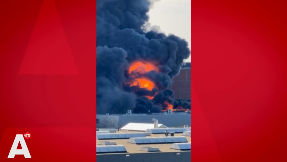 Vlammenzee rond deelscooters van dichtbij gefilmd: "Fucking hell"