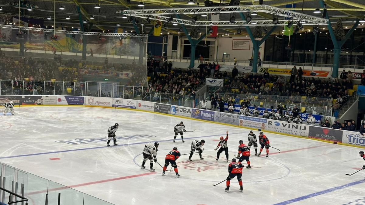 Amsterdam Tigers verspelen landstitel kansloos in derde finalewedstrijd tegen Nijmegen Devils