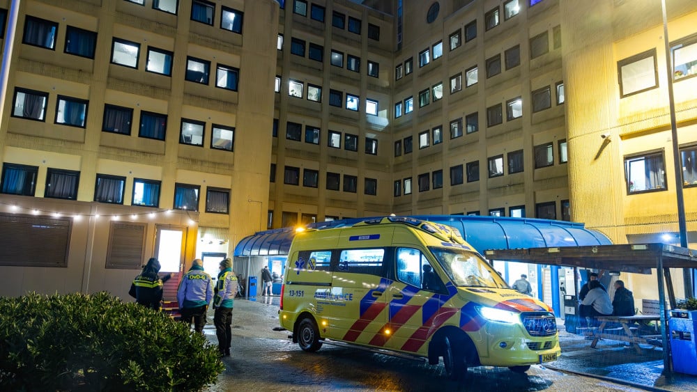 Gewonde bij ruzie in azc in Zuidoost