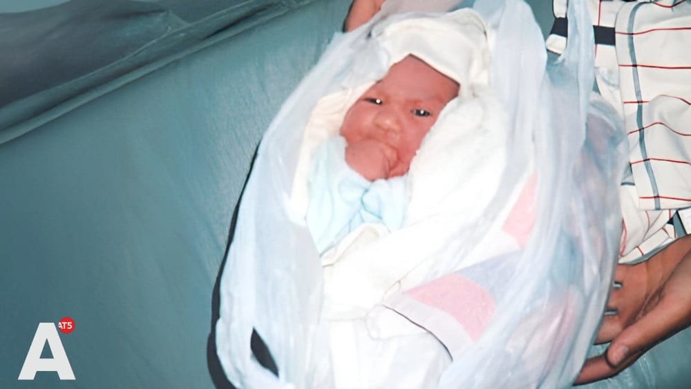 AT5 Podcast: Lieve (22) is te vondeling gelegd en wil weten wie haar ouders zijn