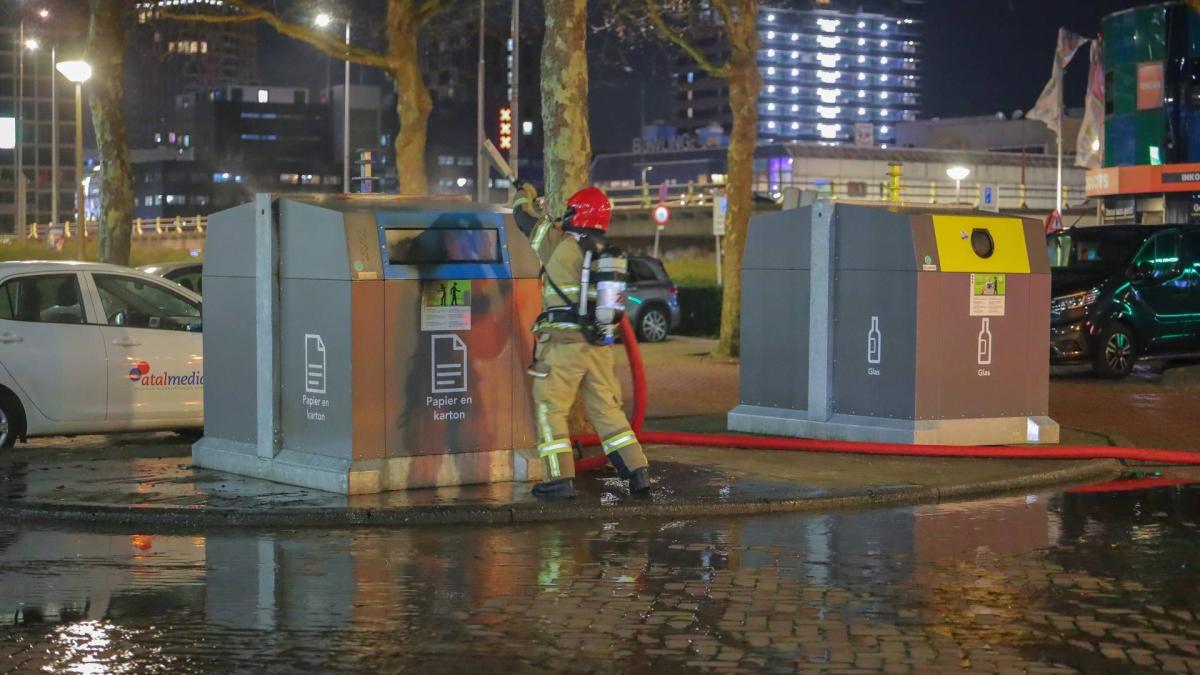 Groep jongeren gooit eieren, fietsen en stenen naar brandweer in Noord