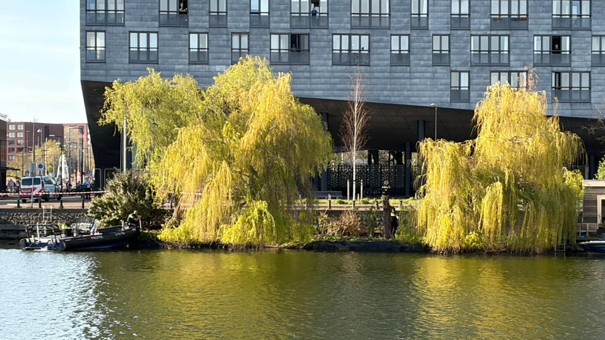 Lichaam gevonden in water bij de Panamakade in Oost