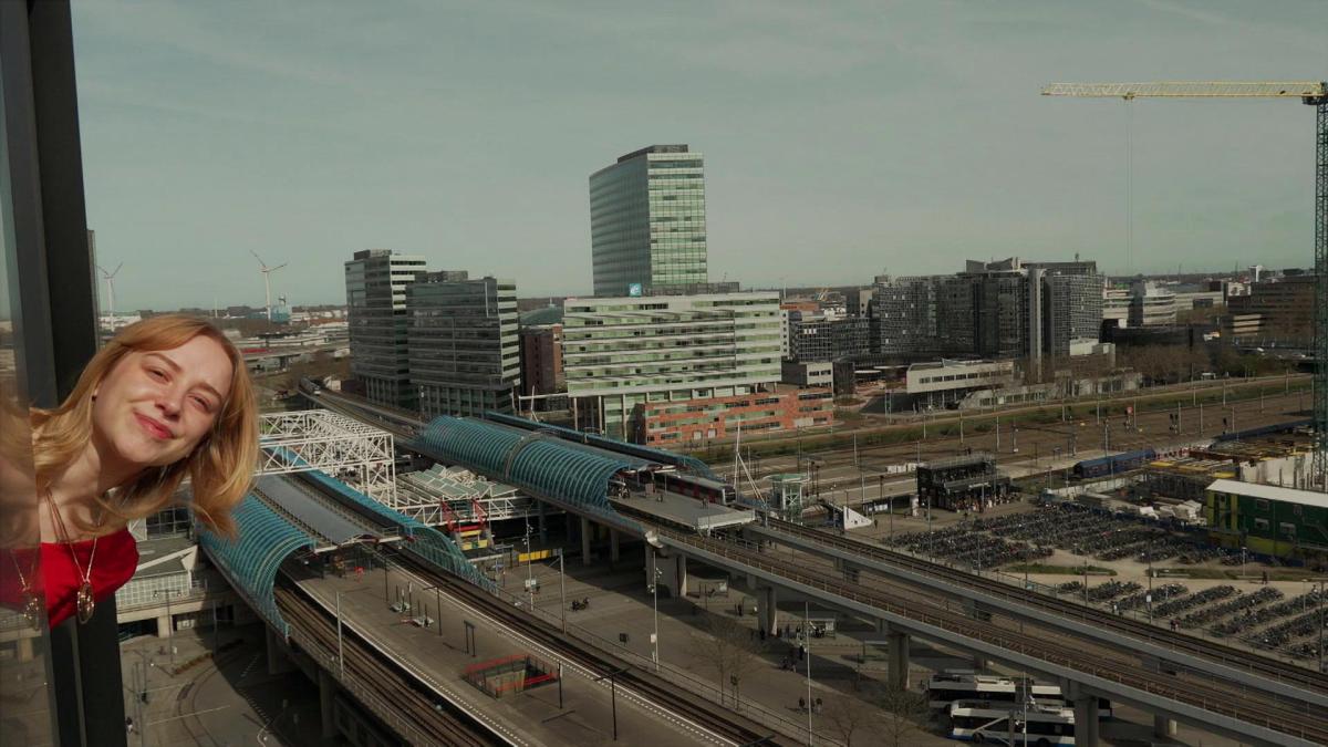 Wonen aan het station: een droom of een nachtmerrie?