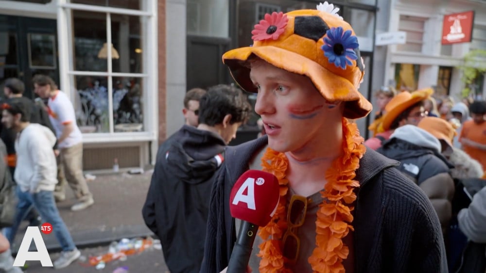 Toch veel muziek op straat, al grijpt politie soms in: "Ze hebben de vibes verpest"