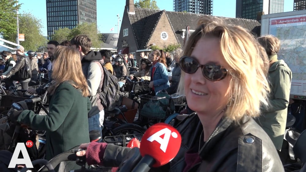 Drukte op Buiksloterweg door werkzaamheden: "Twee pontjes wachten is ook weer niet zo erg"