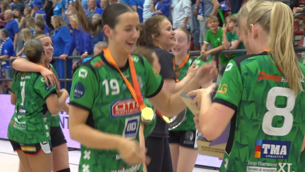 Handbalsters VOC landskampioen na zenuwslopende finale