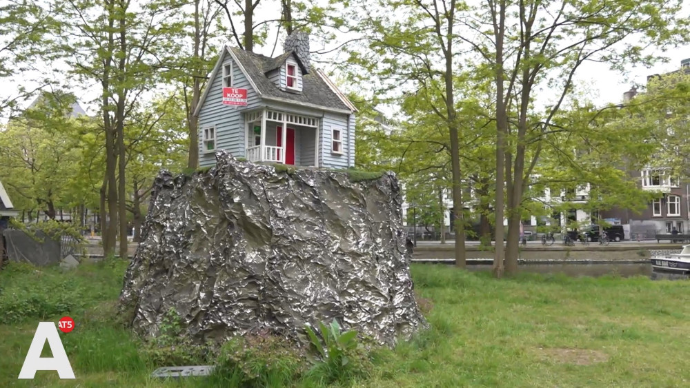 Tiny house next to Paradiso 'for sale': 'What is public art worth to us?'