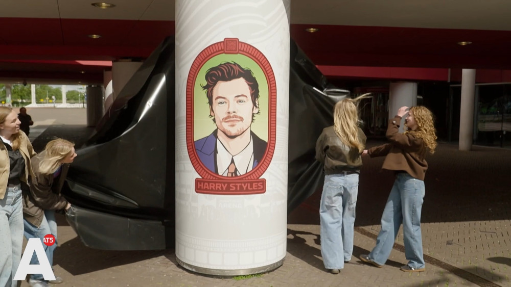 Harry Styles portrait at Johan Cruijff Arena: "Ajax legends will also be on the pillars"