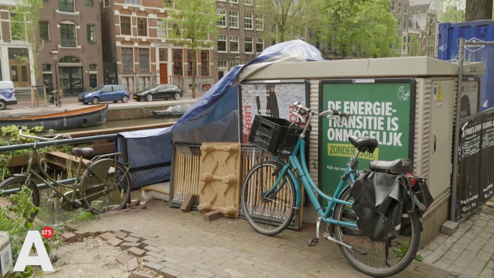 Stel woont al maanden in tent op de Kloveniersburgwal