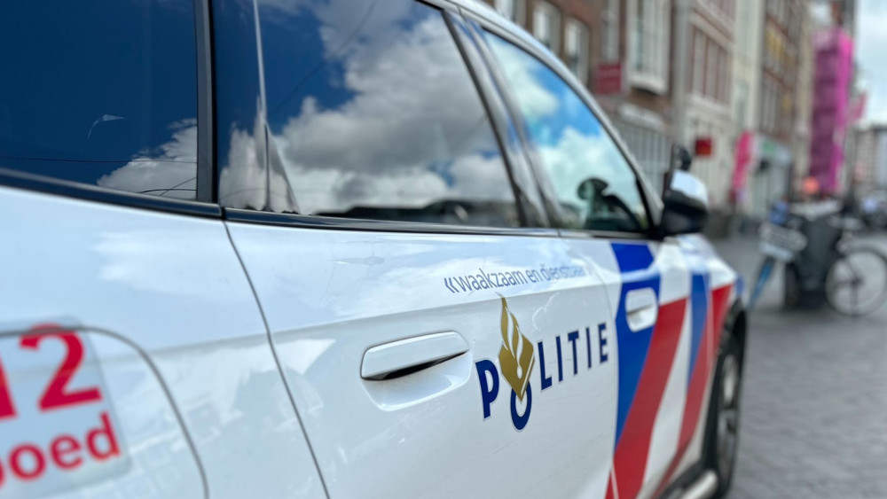 93-jarige vrouw breekt rug na gewelddadige beroving in Slotervaart, politie zoekt getuigen