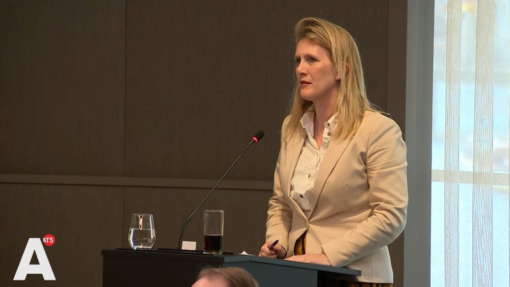 Wethouder reageert fel na kritiek op niet delen informatie Oostbrug: "Aanval op mijn integriteit"