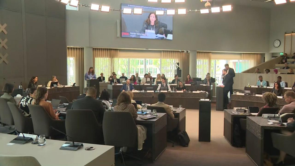 New aldermen sworn in: "You will see more women and otters in public spaces"