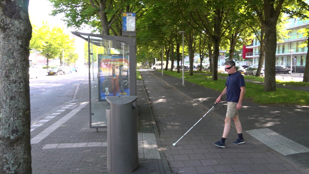 Rekenkamer kritisch op toegankelijkheid tram- en bushaltes: twee derde voldoet niet aan eisen