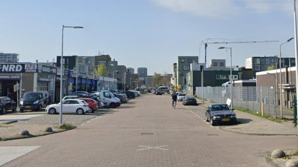 Meisje zwaargewond na aanrijding, bestuurder van auto met kapotte ruit later aangehouden