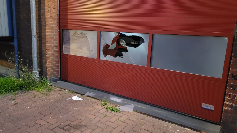 Twee keer ingebroken bij brandweerkazerne aan IJdoornlaan, levensreddende goederen gestolen