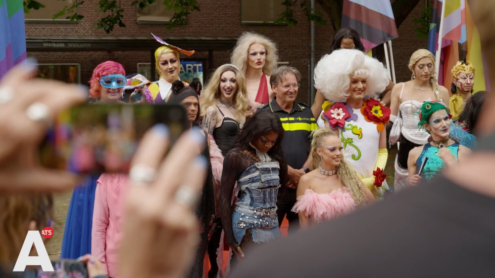 Politiechef heet dragqueens welkom: "We zijn stad van tolerantie, maar dat is hard werken"