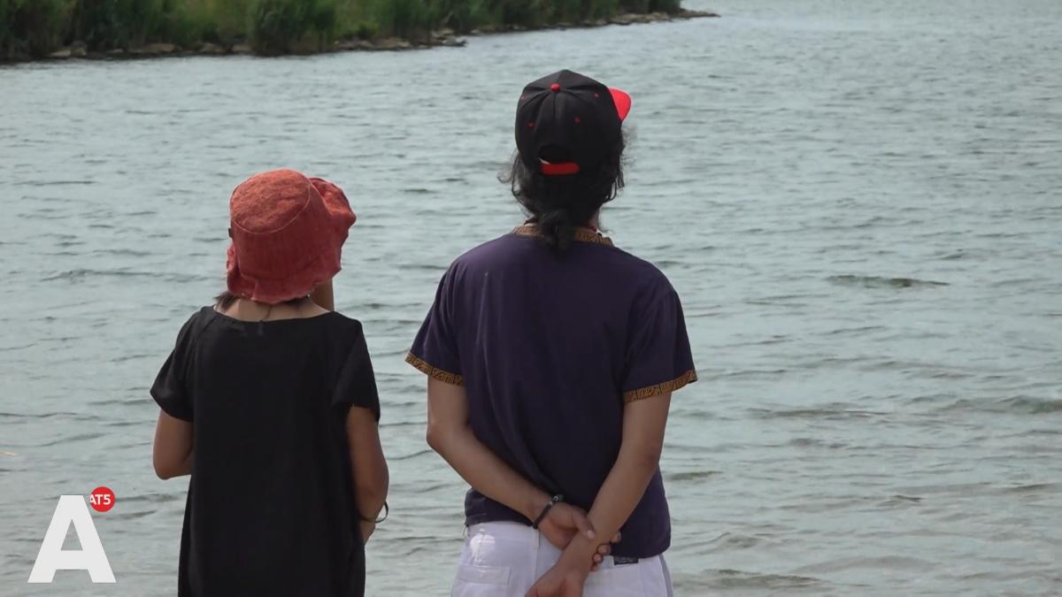Ouders herdenken hun verdronken zoon Raymi (14), twee jaar na zijn overlijden