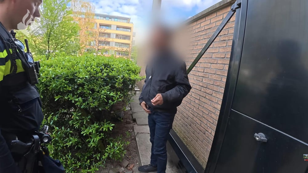 Zo werkt cameratoezicht Delflandpleinbuurt: drugsgebruiker krijgt boete van 470 euro