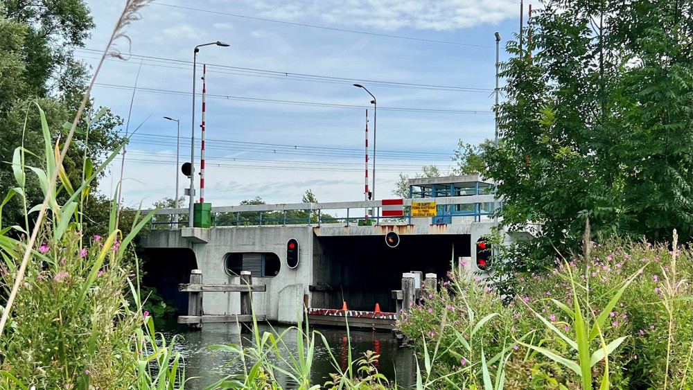 Extra maatregelen vanwege aanhoudende droogte: tijdelijke dam tegen zout water