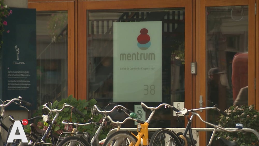 Patiënt Mentrum houdt verpleegkundige minutenlang in nekklem bij ontsnappingspoging