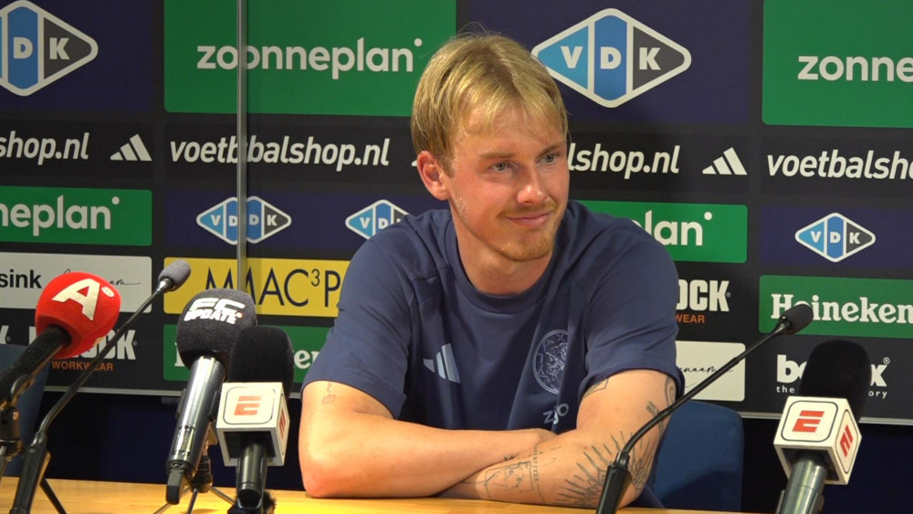 Julian Brandt scoort bij Eredivisiedebuut: "Belangrijk om overwinning binnen te slepen"