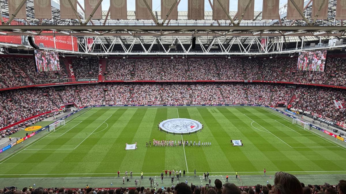Ajax geeft 2-0 voorsprong weg tegen Heerenveen en morst eerste punten in Eredivisie