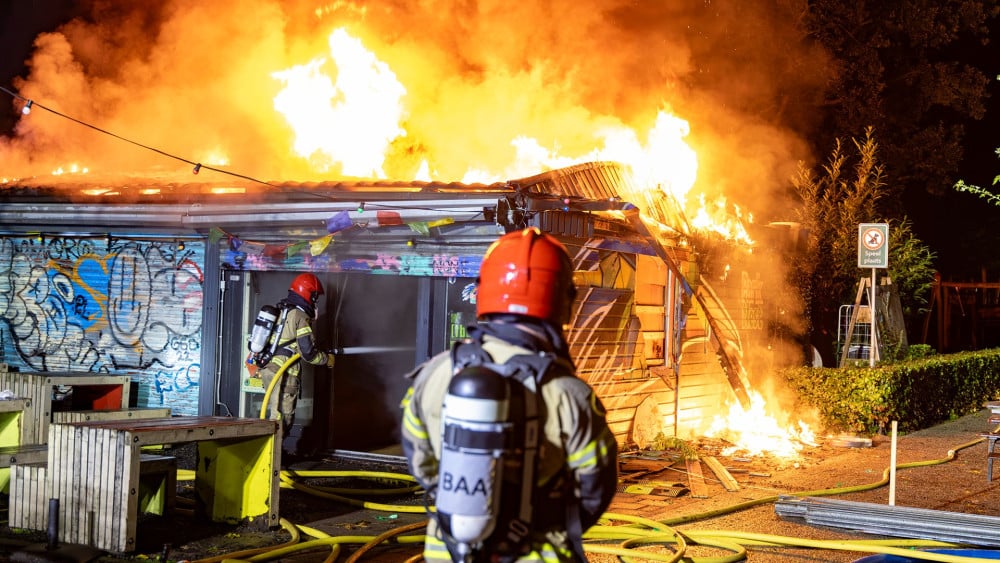 Buurthuis Flevopark grotendeels verwoest door brand