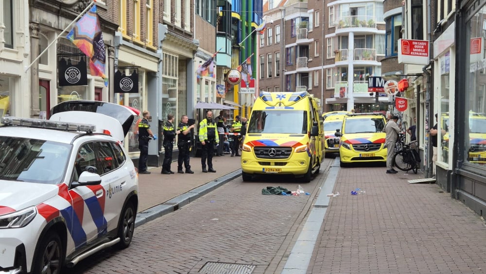 Fietser zwaargewond bij botsing met andere fietser op Nieuwe Hoogstraat in centrum