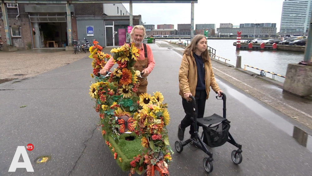 Flowerbikeman na 20 jaar Amsterdam terug naar Florida: "Verdrietig, beschaamd en gefaald"