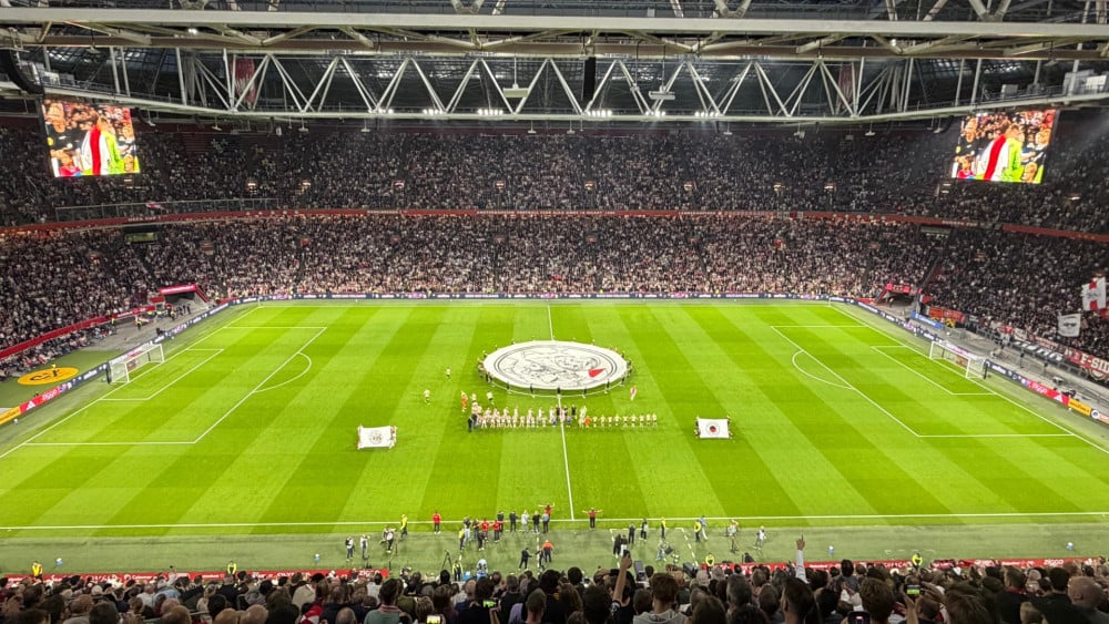 Ajax met kater lange interlandbreak in na pijnlijk gelijkspel tegen Excelsior