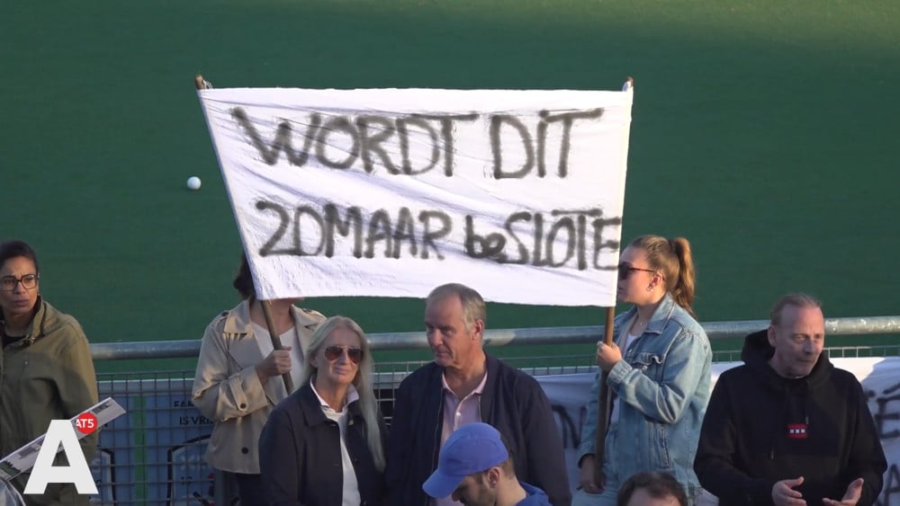 Buurtprotest in Sloten tegen opvang, maar besluit staat vast: "Plicht deze mensen een plek te geven"