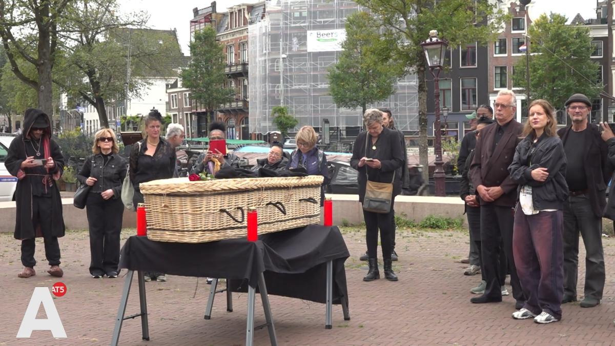 Bewoners Noord organiseren rouwstoet naar Stopera: 