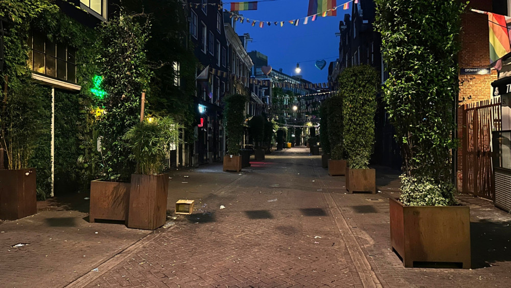 Man ziekenhuis in geslagen op Reguliersdwarsstraat