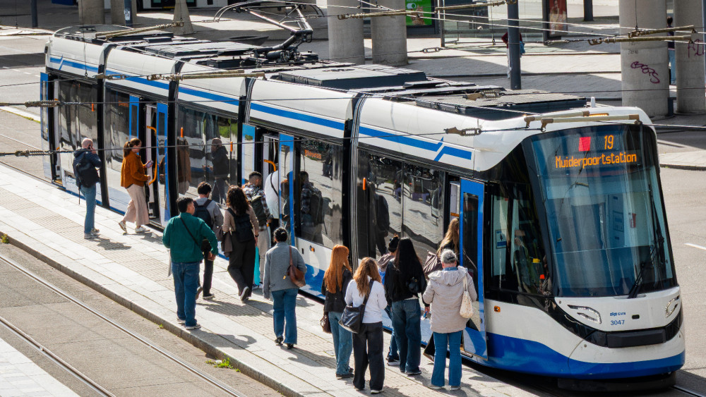 Free public transport would cost hundreds of millions: "Furthermore, GVB cannot handle it"