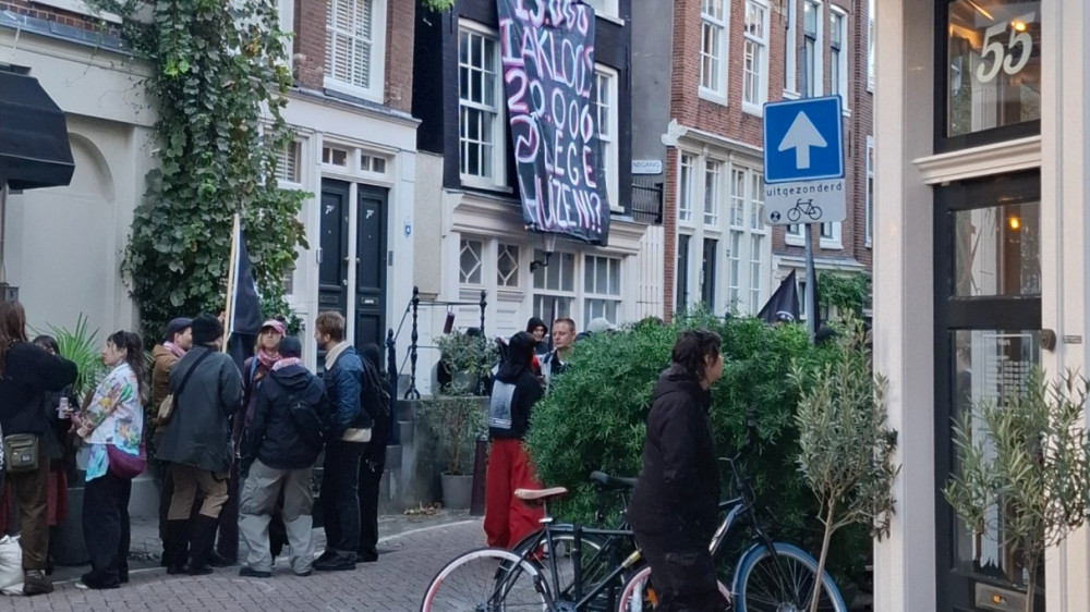 Pand gekraakt aan de Vinkenstraat in Haarlemmerbuurt