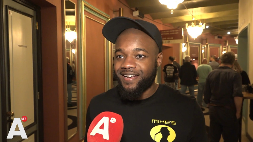 Boksspektakel in Carré tijdens achttiende Ben Bril Memorial: "Mijn moeder kon nu komen kijken"