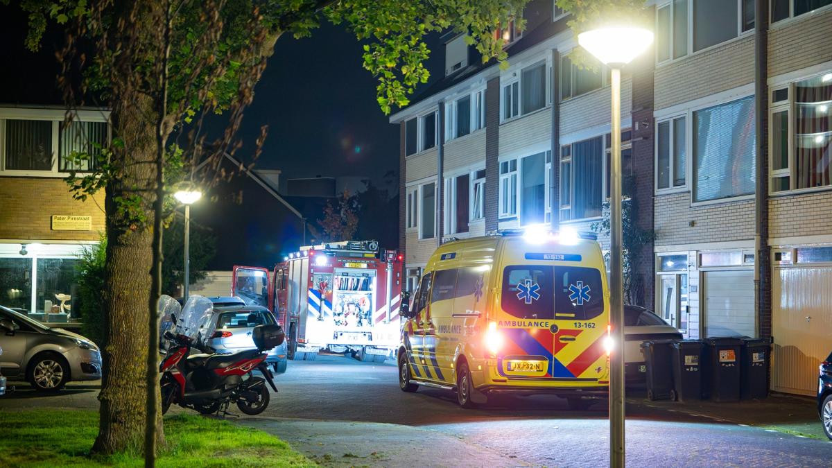 Drie personen naar het ziekenhuis na brand in garage Diemen
