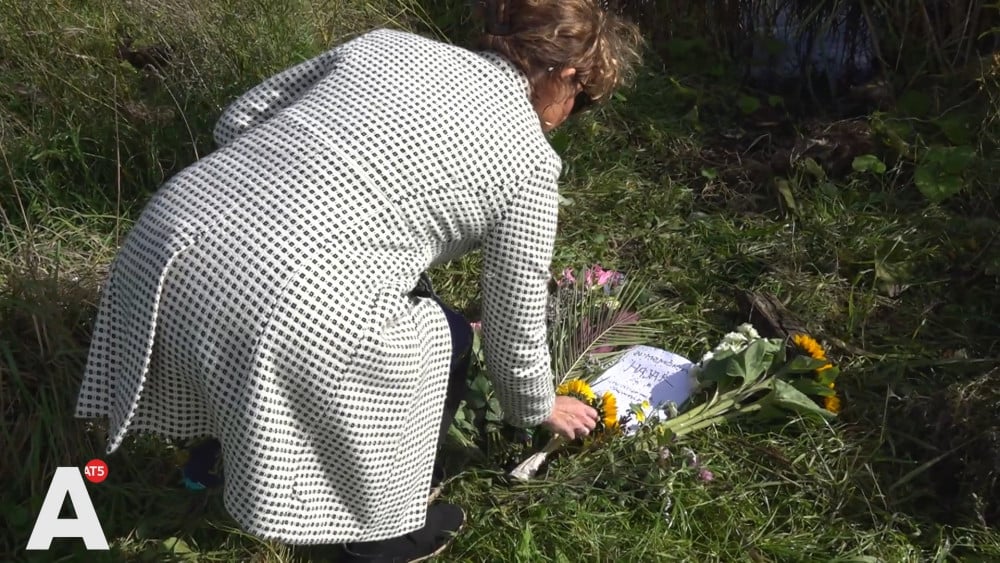 Bloemen bij plek waar Hajar is gevonden: "Ik krijg er kippenvel van"