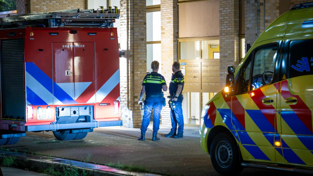 Twee gewonden bij woningbrand in Oost