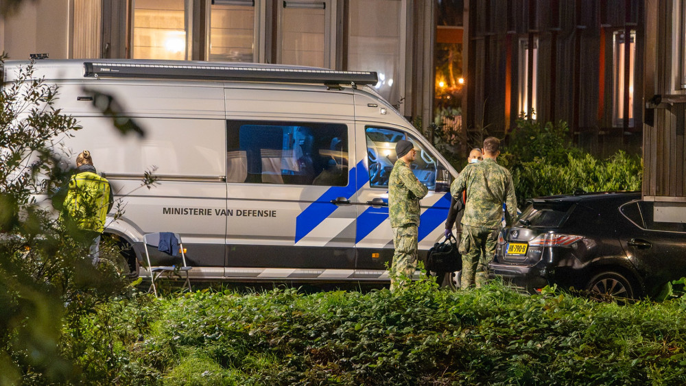 Tien woningen ontruimd na vondst mogelijk explosief in Osdorp